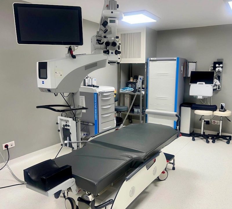 Bloc opératoire Roanne accueillant opérations nécessitant une chirurgie de la rétine
