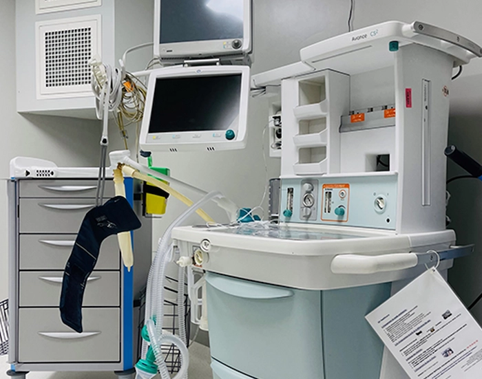 Station d’anesthésie GE utilisée en chirurgie ambulatoire ophtalmologique
