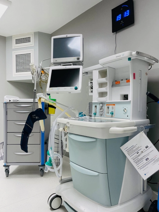Machine laser pour opération des yeux à Lyon – chirurgie réfractive Clinique de la Vue