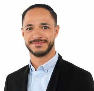 Portrait du Dr Walid Amine Khodja, chirurgien ophtalmologue spécialisé en chirurgie réfractive, cataracte et rétine à la Clinique de la vue Lyon, Roanne et Givors