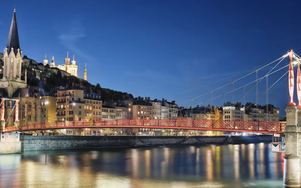 Pont de Lyon près de la Clinique de la vue Lyon spécialisée en ophtalmologie et chirurgie réfractive laser