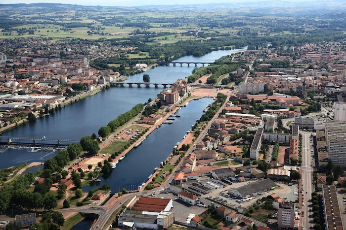 Vue aérienne de Roanne et de la Loire – Clinique de la vue Roanne ophtalmologie et chirurgie des yeux