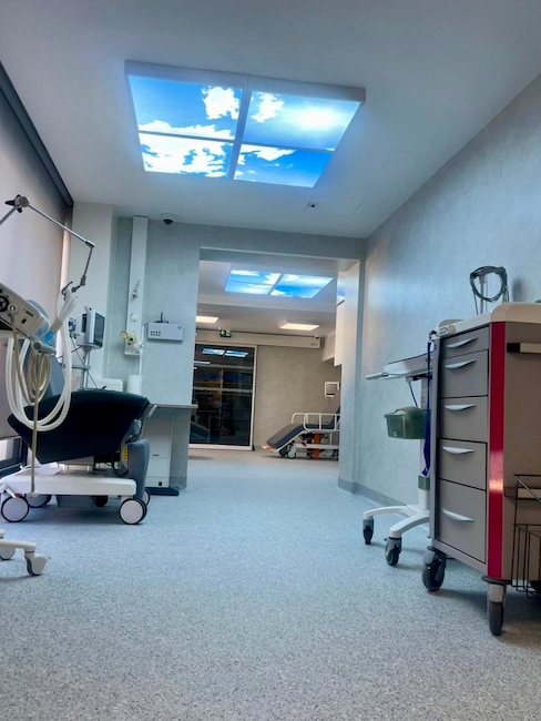 Salle de réveil post-opératoire du bloc opératoire ophtalmologique de la Clinique de la Vue Roanne