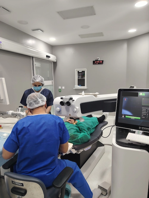 Opéaration chirurgie réfractive à La Clinique de la vue Lyon près de Tassin-la-Demi-Lune, Écully, Craponne, Dardilly, Caluire-et-Cuire