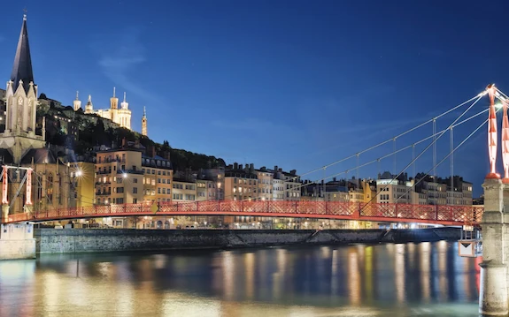 Pont de Lyon près de la Clinique de la vue Lyon spécialisée en ophtalmologie et chirurgie réfractive laser