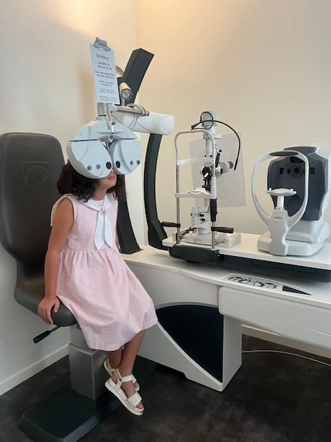 Examen ophtalmologique chez l’enfant à la Clinique de la vue Lyon